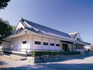 Okazaki Castle / Okazaki Park / Iyeyasu and Mikawa Bushi Museum