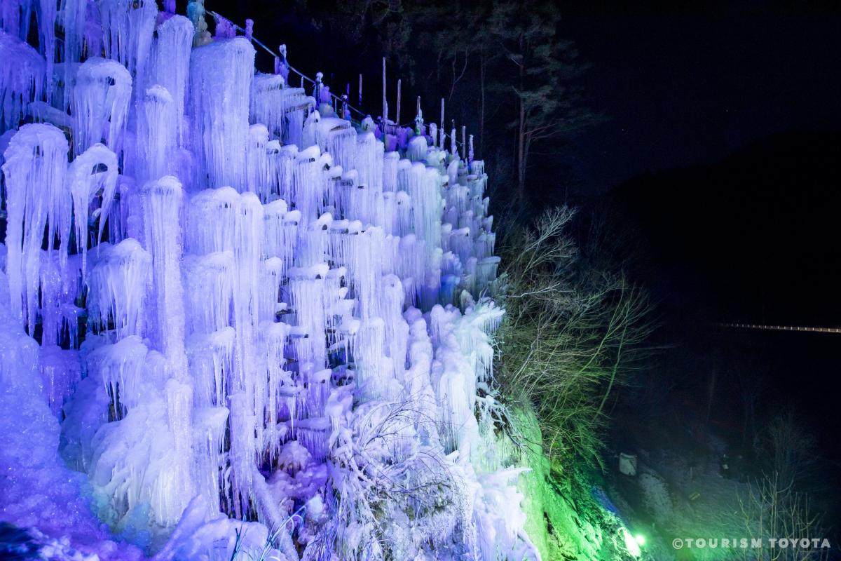 涌水广场的冰瀑