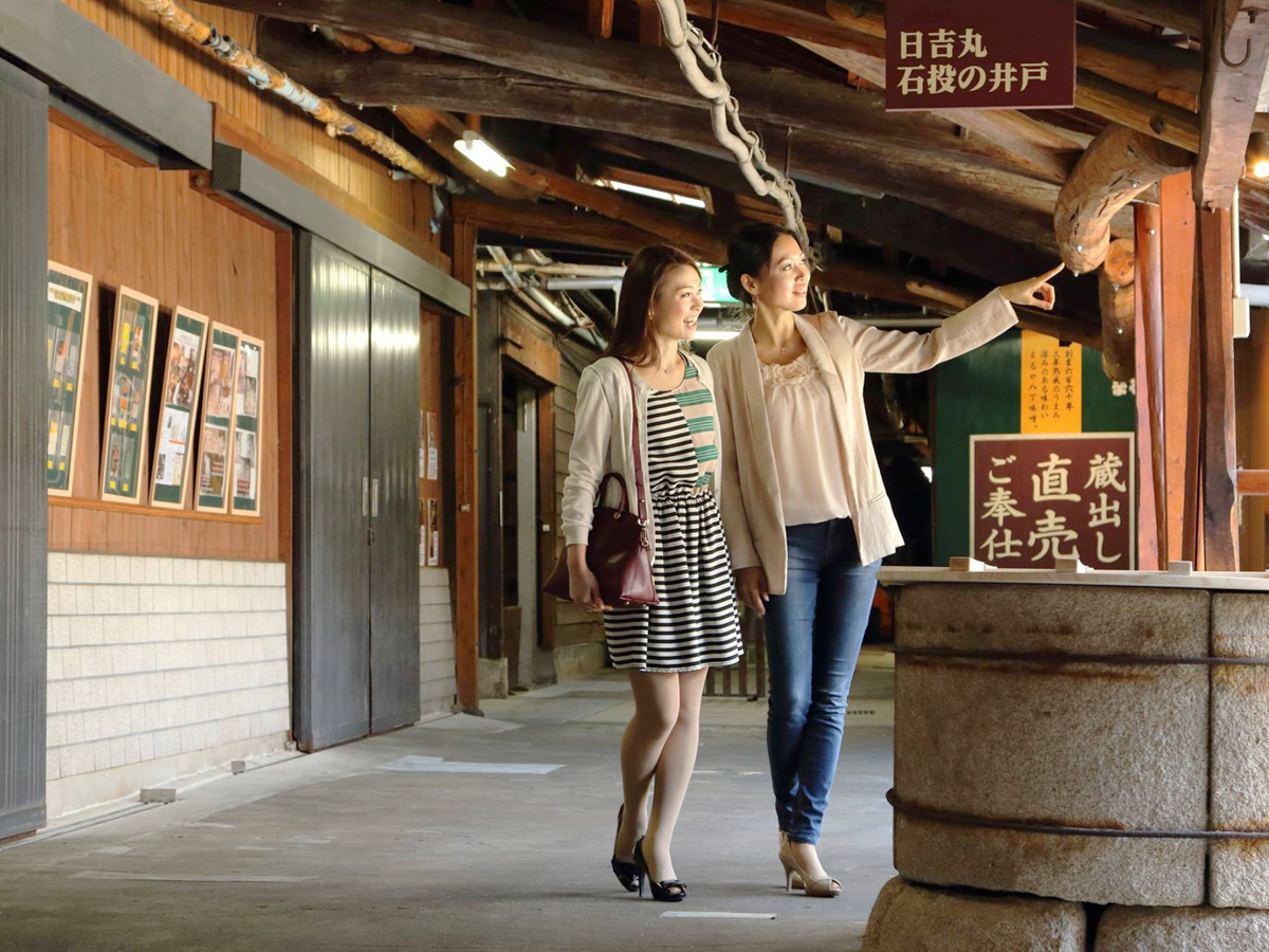 Old Streets Lined with Miso Storehouses (Hatchokura-dori)
