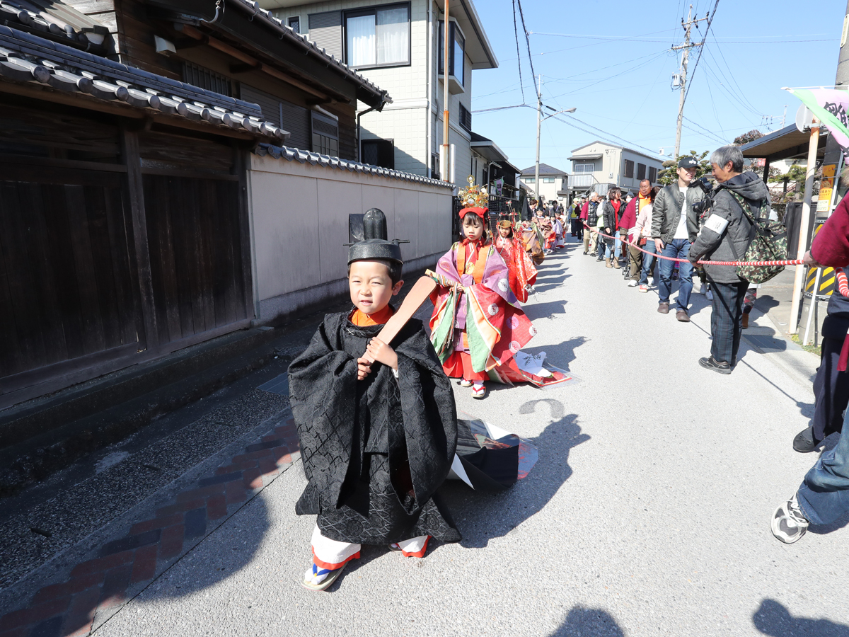Hina Tour Through Ningyo Komichi Alley