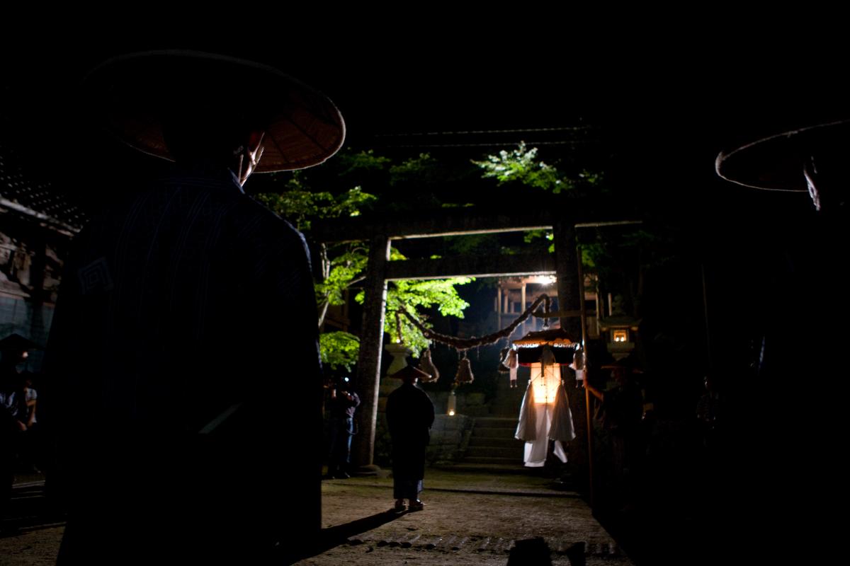 綾渡の夜念仏と盆踊