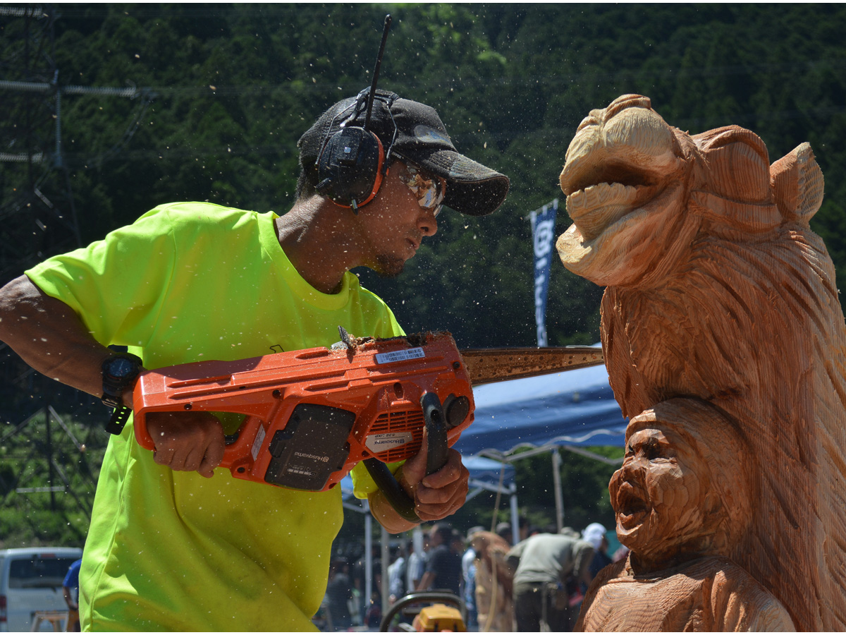 日本チェンソーアート競技大会 in 東栄