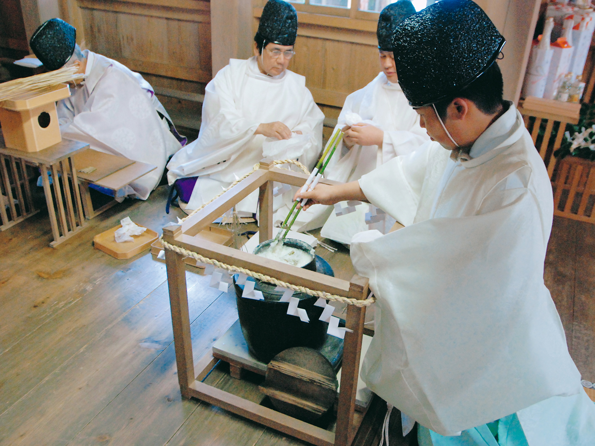 砥鹿神社　粥占祭