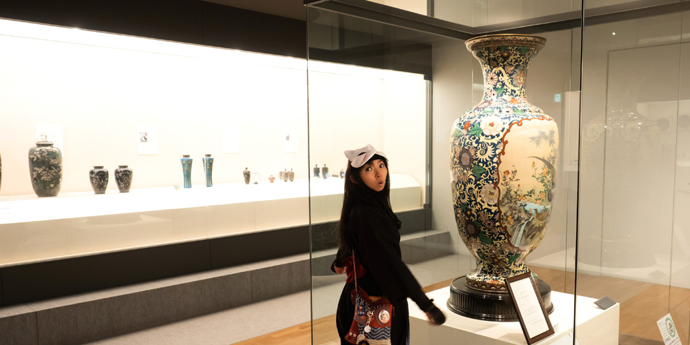 間取り花鳥文大花瓶