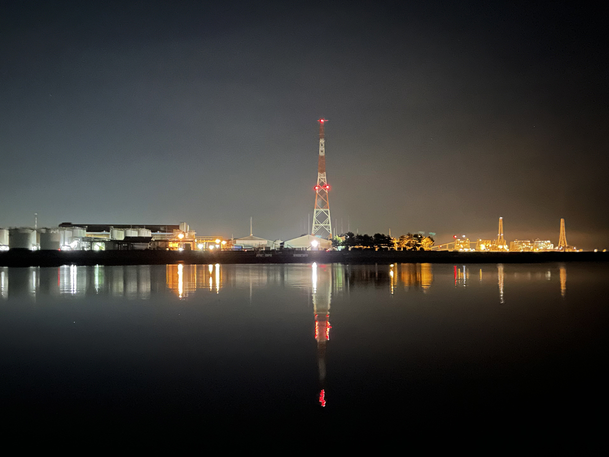 衣浦港の工場夜景