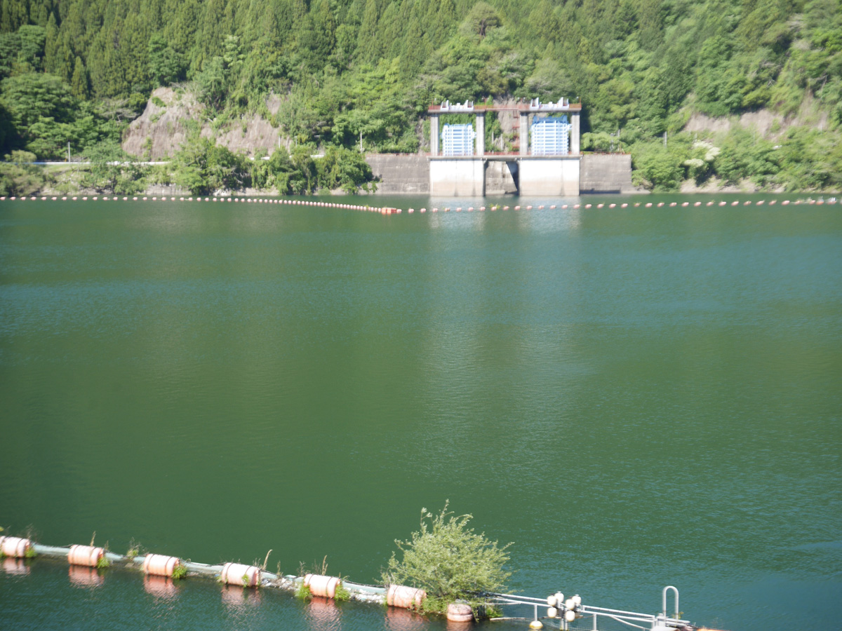 新豊根ダム