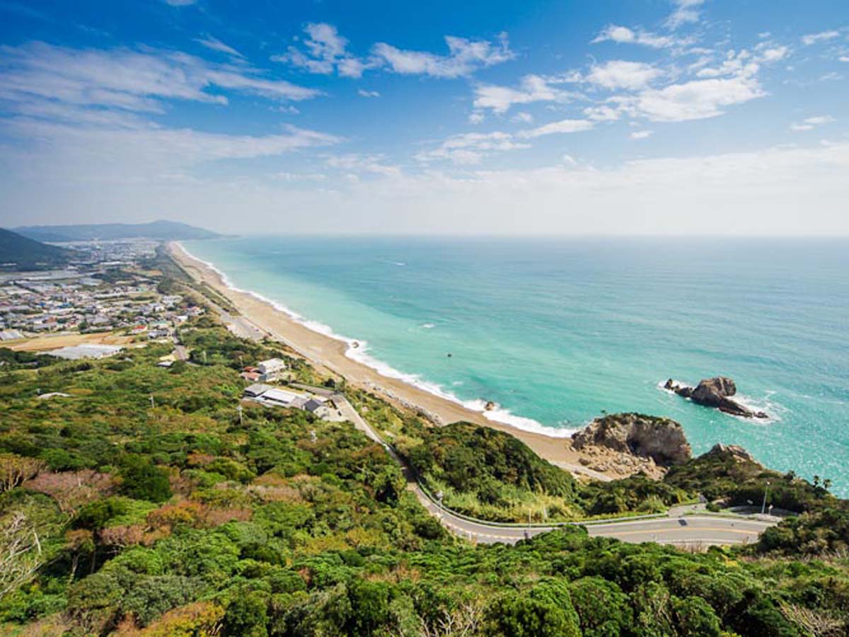 ＜田原市＞伊良湖岬の万葉の歌碑