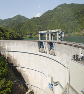 【ダム見学】新豊根ダムの内部へ潜入！