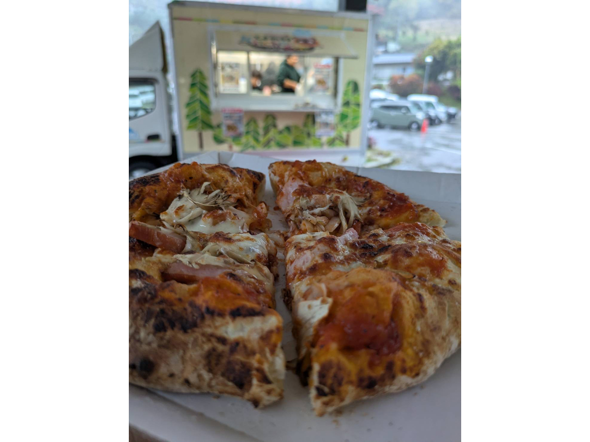 茶臼山高原レストハウスやはず(ピザ作り体験)